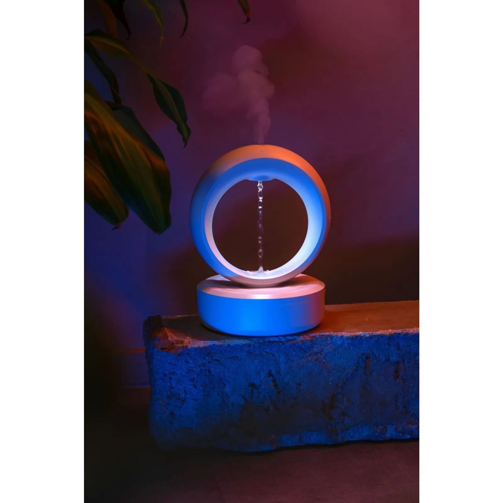 Anti-gravity humidifier for relaxation.